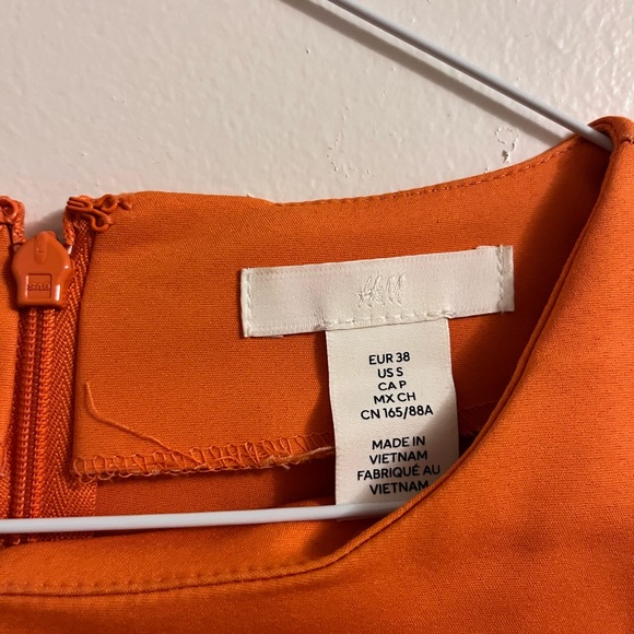 Dress H&M beautiful and elegant. Wore it just twice. - Picture 4 of 5